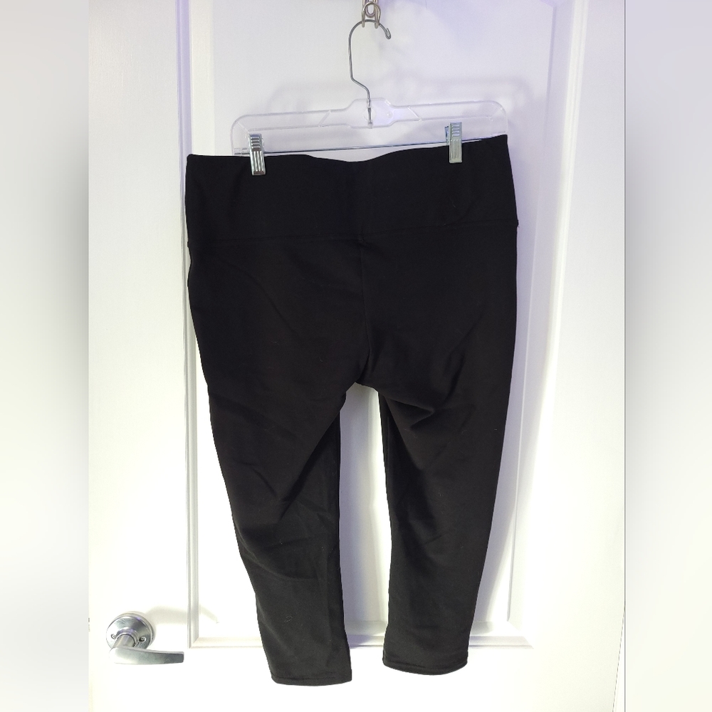 Spanx black capri leggings (Extra Large)